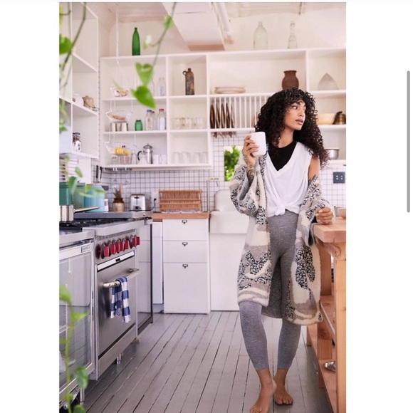 **SOLD** Anthropologie Winter Walk Fuzzy Kimono - Picture 5 of 7